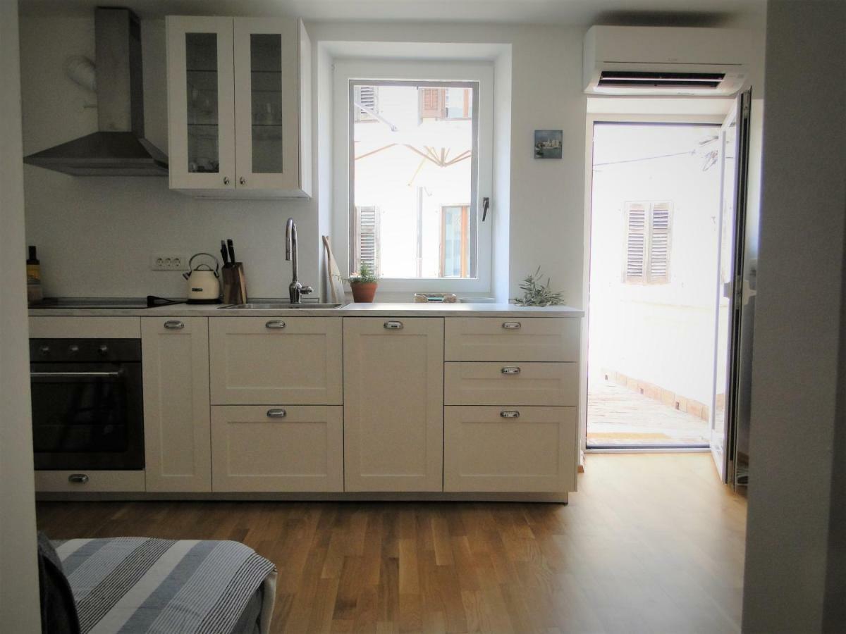 Apartma Na Terasi Ізола Екстер'єр фото
