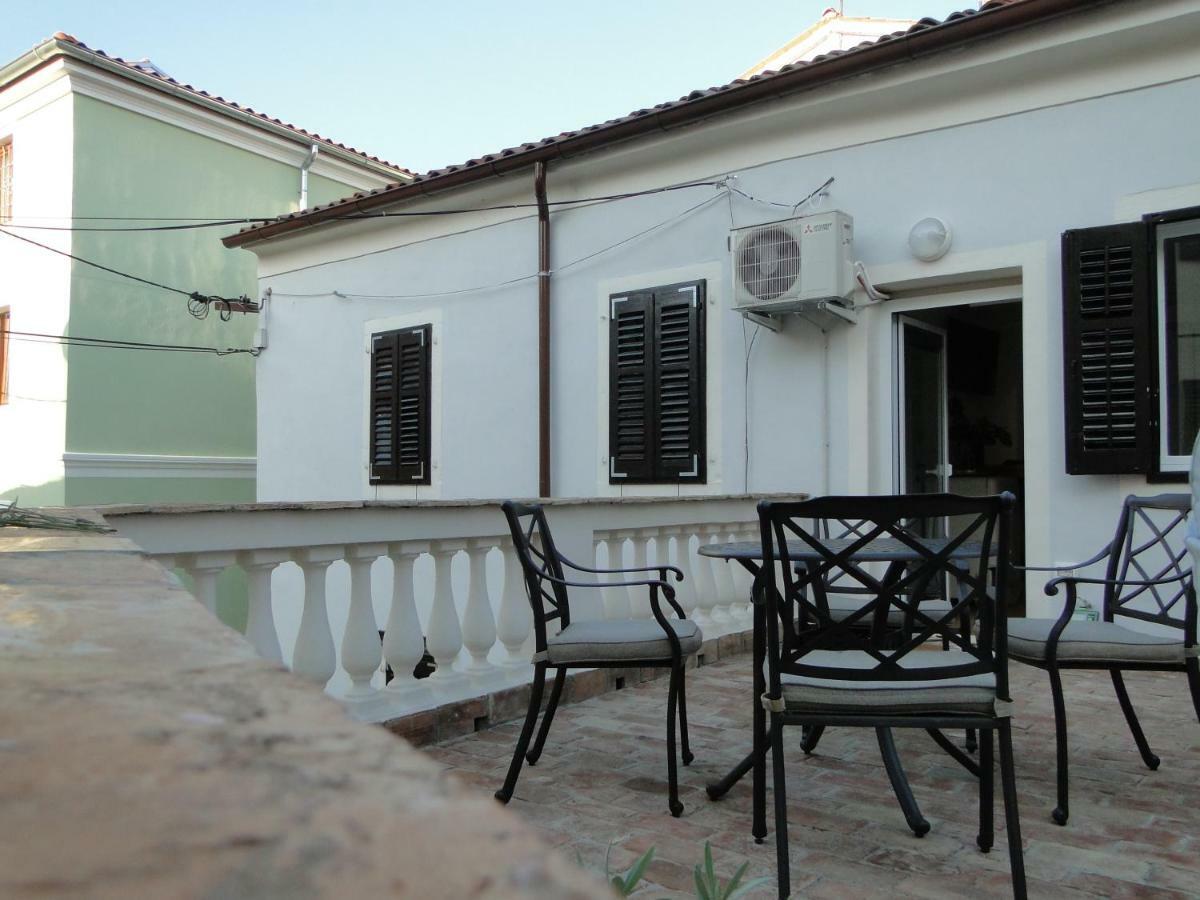 Apartma Na Terasi Ізола Екстер'єр фото